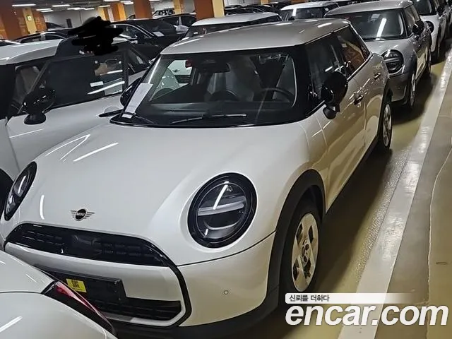 MINI Cooper C 4 generation 5