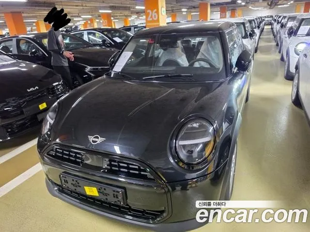 MINI Cooper C 4 generation 5