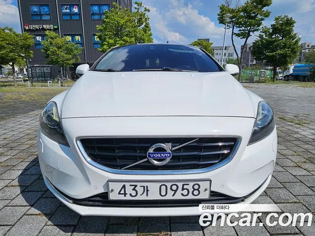 Volvo V40 D2 2 generation