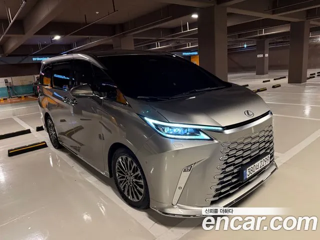Lexus LM 2 generation 500 h