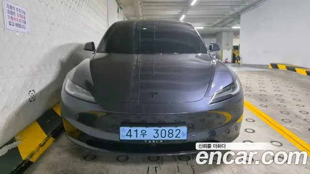 Tesla Model 3 RWD