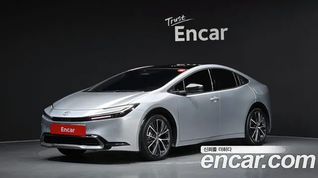 Toyota Prius 5 generation 2.0 XLE