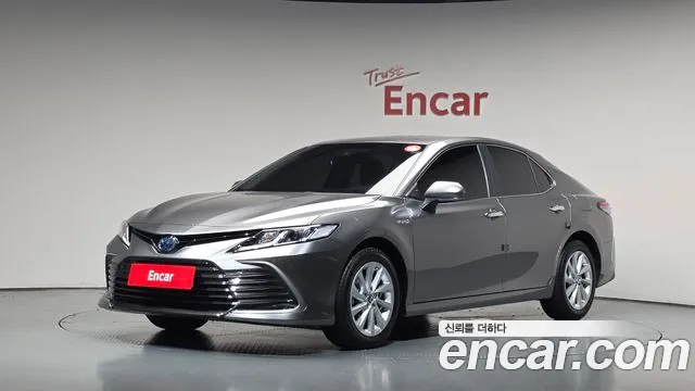 Toyota Camry (XV70) 2.5 LE Hybrid
