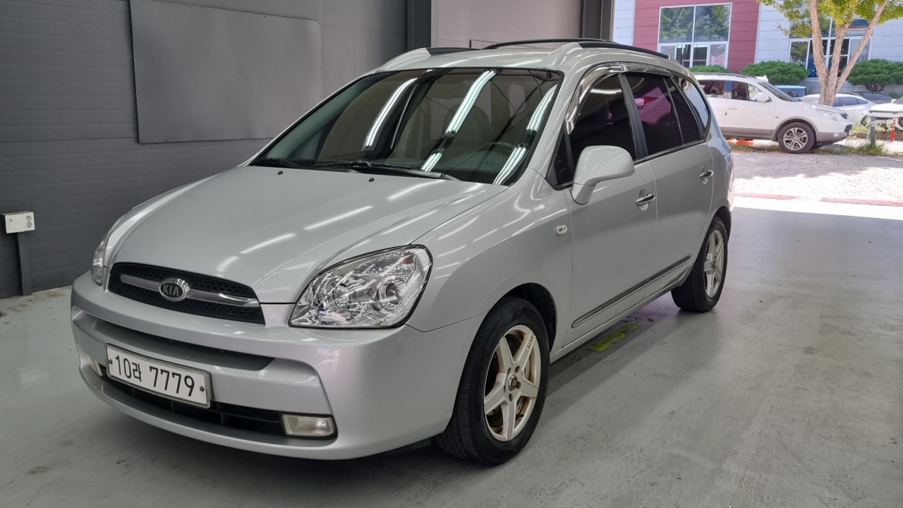 Kia NewCarens LPI 2.0 GLX