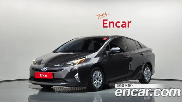 Toyota Prius 4 generation 1.8 E