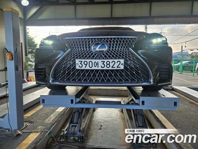 Lexus LS500 5 generation 3.5 Platinum AWD