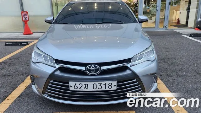 Toyota Camry (XV70) 2.5