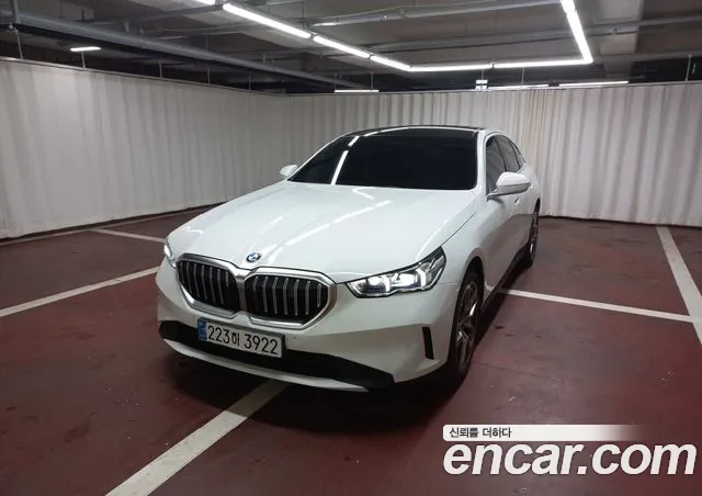 BMW 5 Series (G60) 520 i