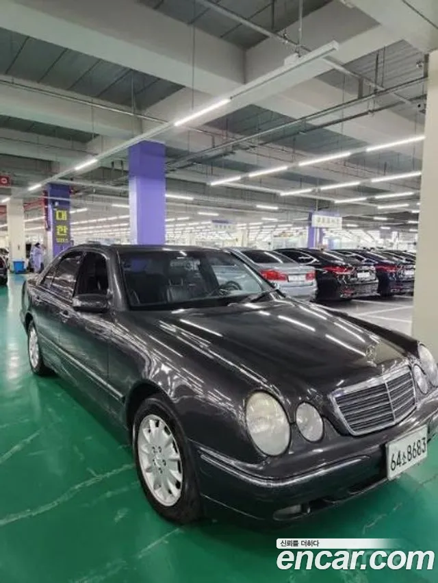 Mercedes-Benz E- W210 E200K