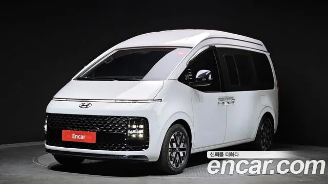 Hyundai Staria 4WD 7