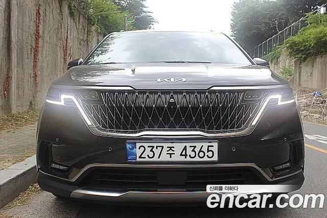 Kia Carnival 4 Gasoline 7 Signature