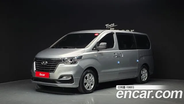 Hyundai The New Grand Starex 12