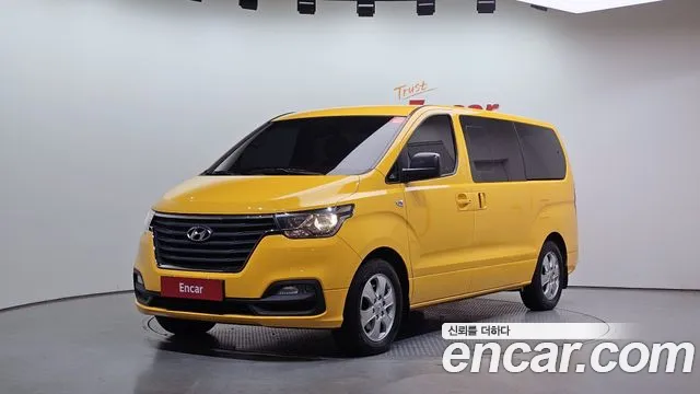 Hyundai The New Grand Starex 12