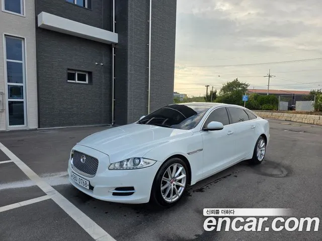 Jaguar All New XJ 3.0D Premium LWB X351