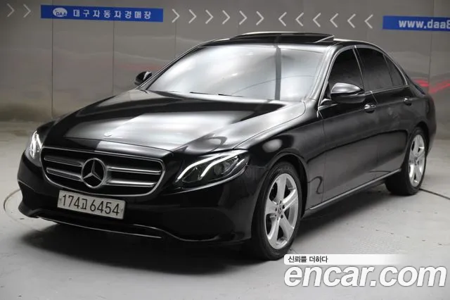 Mercedes-Benz E- W213 E200