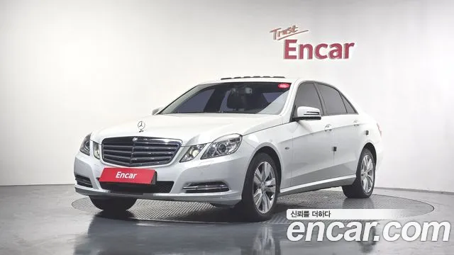 Mercedes-Benz E- W212 E200 CGI