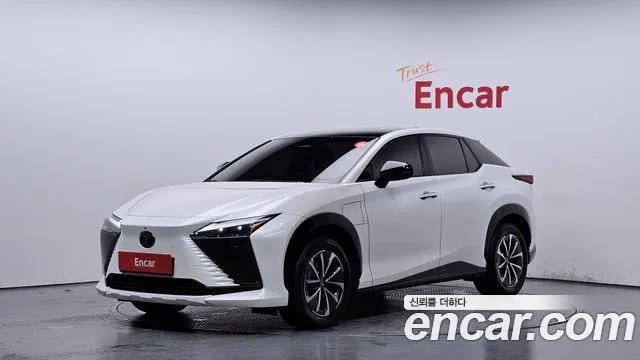 Lexus RZ450e