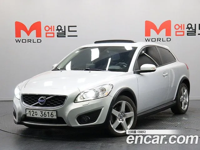 Volvo C30 D4 1