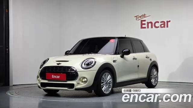 MINI Cooper S 5 Base 3