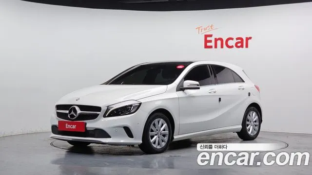 Mercedes-Benz A- W176 A200