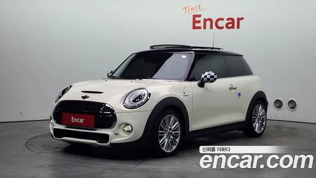 MINI Cooper S Base 3