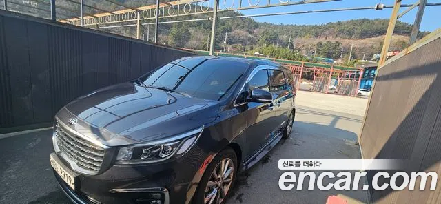 Kia The New Carnival 9 Noblesse