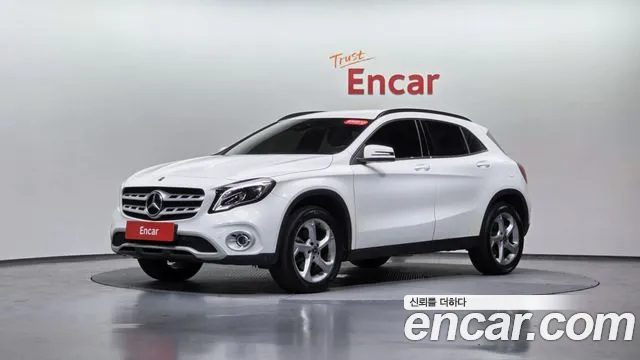 Mercedes-Benz GLA- X156 GLA220