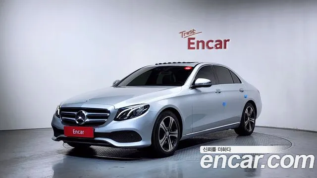Mercedes-Benz E- W213 E200