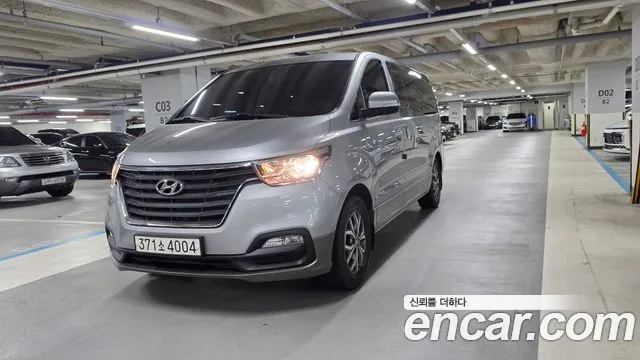 Hyundai The New Grand Starex 9 Premium