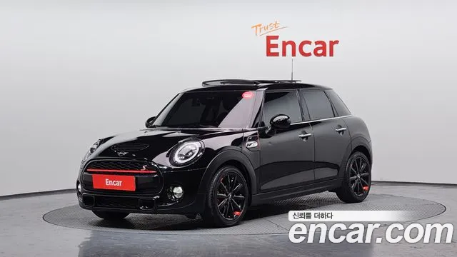 MINI Cooper S 5 Base 3