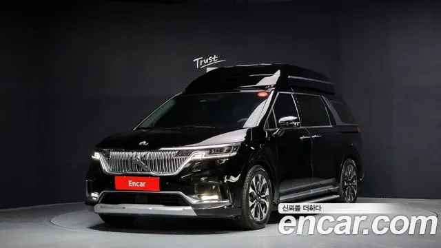 Kia Carnival 4 Gasoline 9