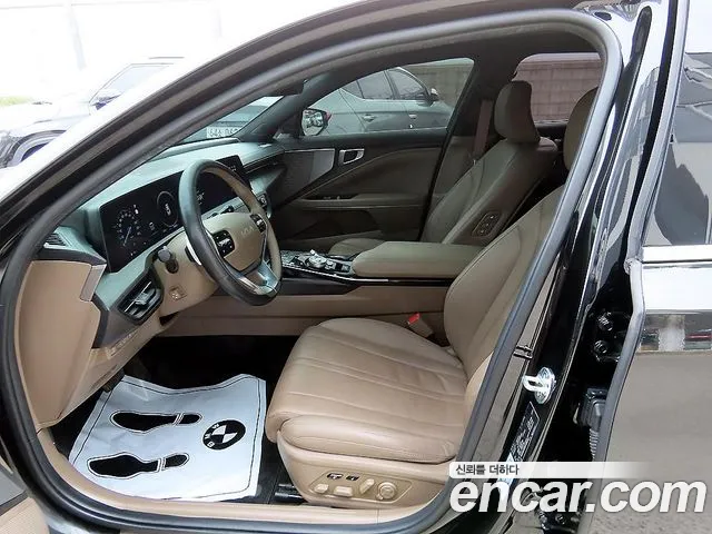 Kia K8 Hybrid Noblesse
