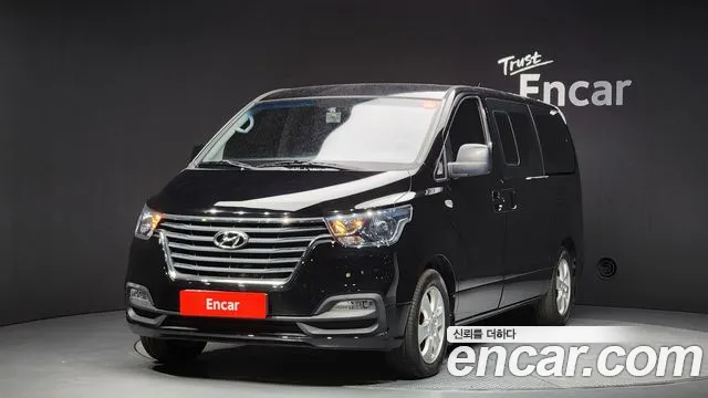 Hyundai The New Grand Starex 12
