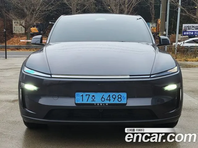 Tesla Y AWD
