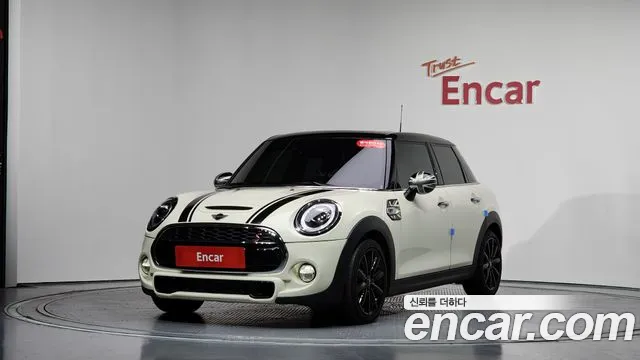 MINI Cooper S 5 Base 3