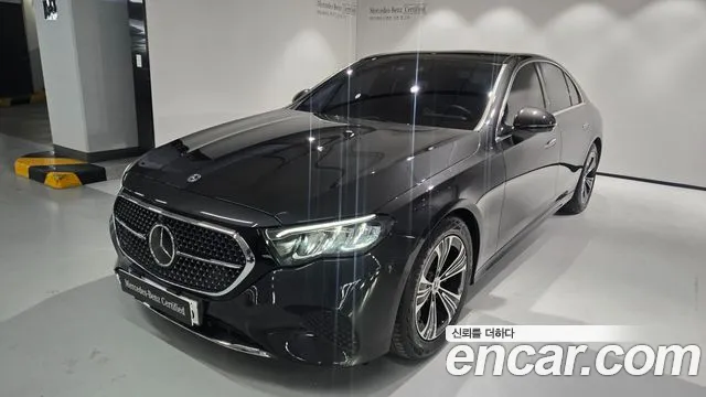 Mercedes-Benz E- W214 E200