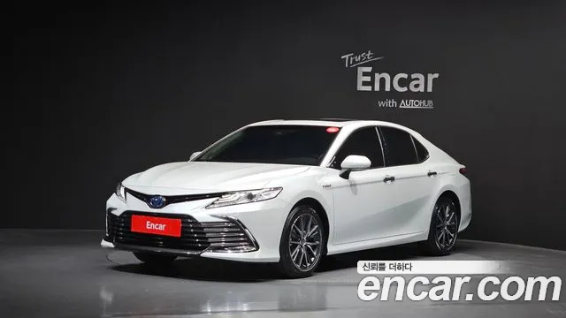 Toyota Camry (XV70) 2.5 XLE Hybrid