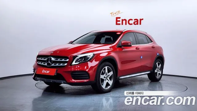 Mercedes-Benz GLA- X156 GLA220