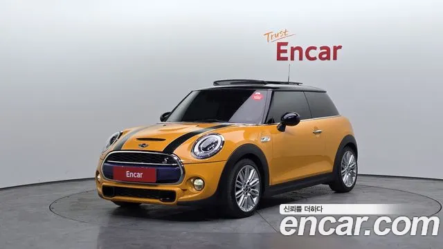 MINI Cooper S Base 3