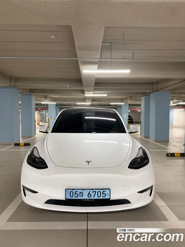 Tesla Y AWD