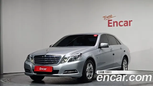 Mercedes-Benz E- W212 E200 CGI