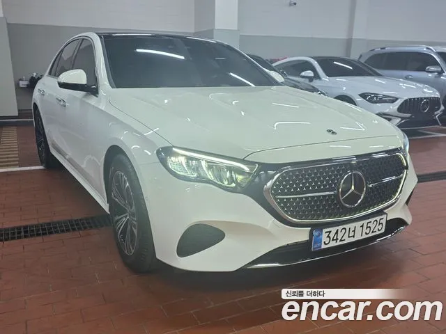Mercedes-Benz E- W214 E200