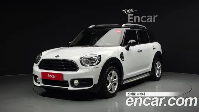 MINI Cooper Countryman Base 2
