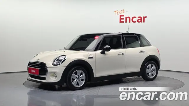 MINI Cooper 5 Base 3