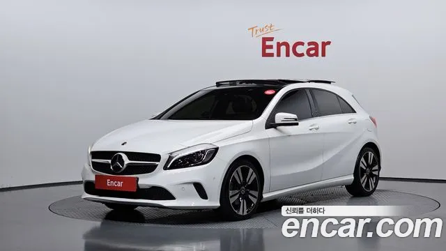 Mercedes-Benz A- W176 A200