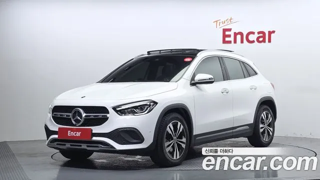 Mercedes-Benz GLA- H247 GLA220