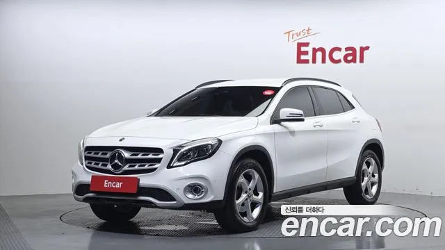 Mercedes-Benz GLA- X156 GLA220