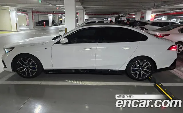 BMW 5 (G60) 520i M