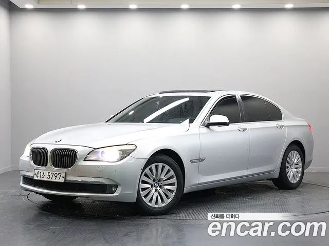 BMW 7 (F01) 740i
