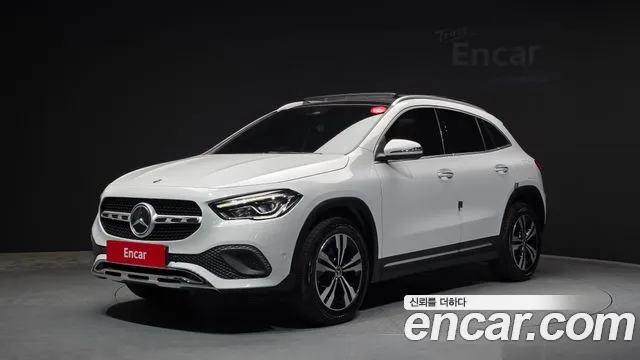 Mercedes-Benz GLA- H247 GLA220